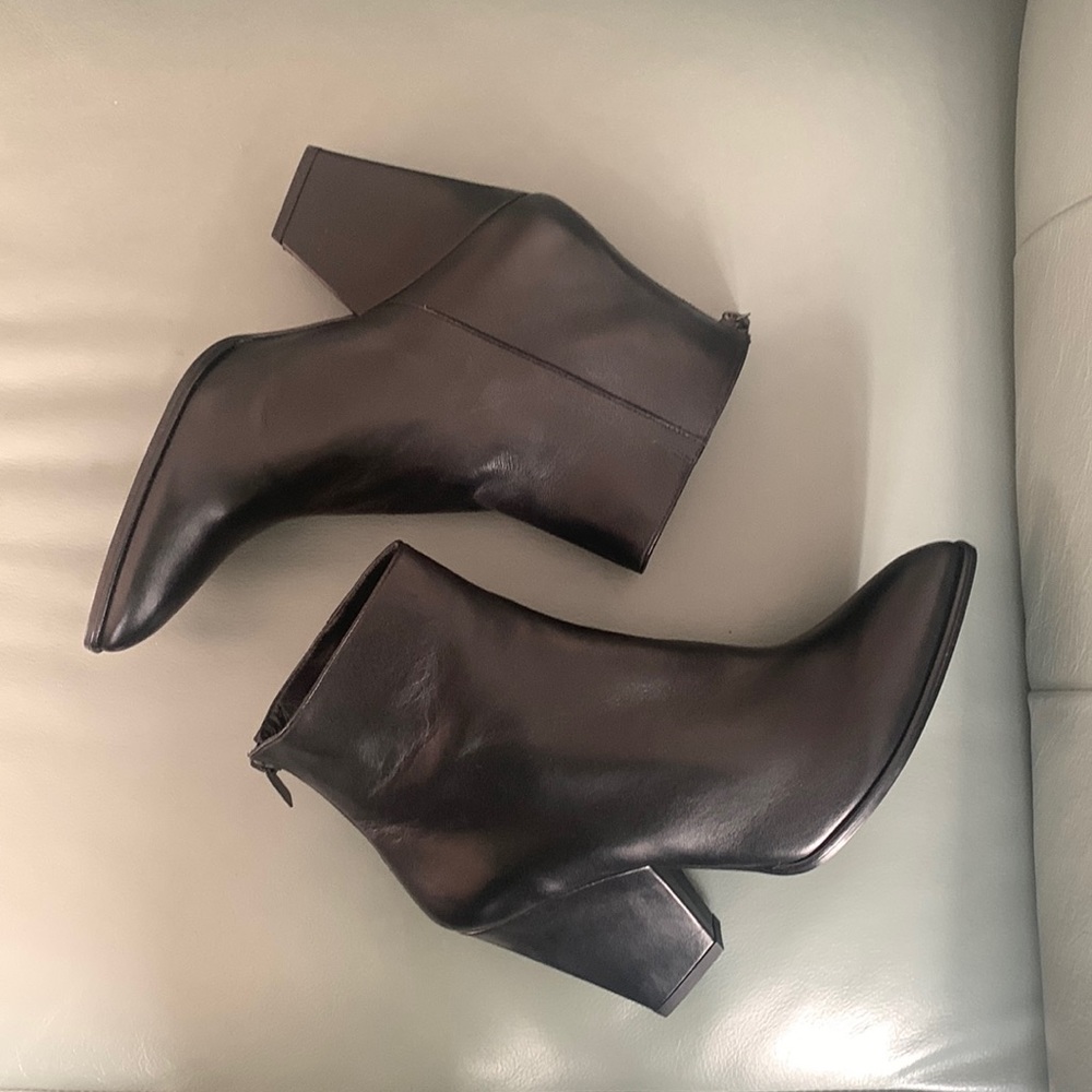 Stuart Weitzman® Black Bedford Boots